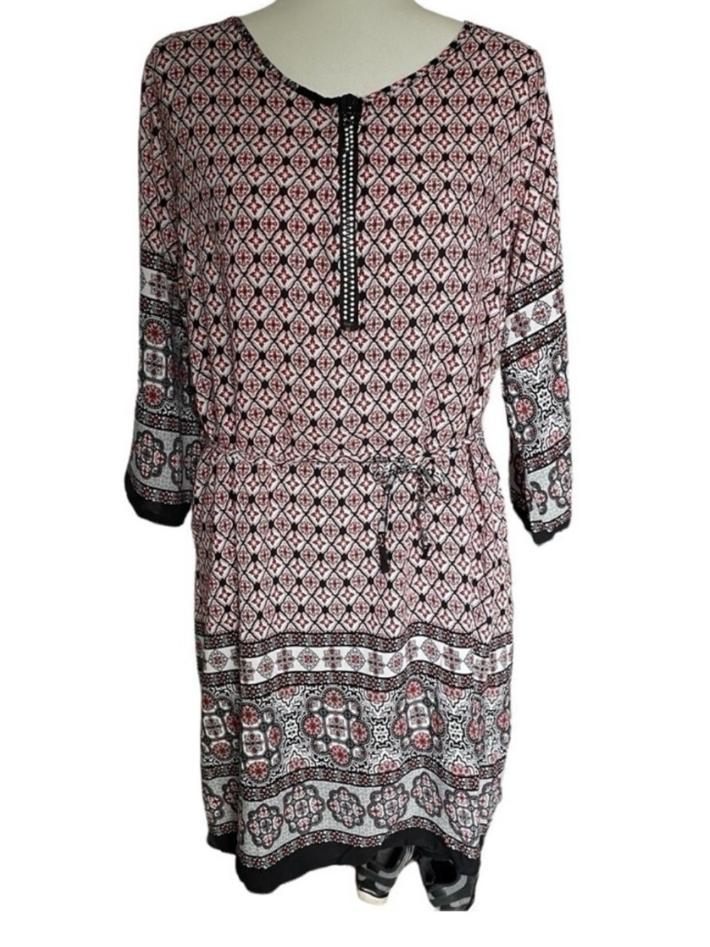Julia Patterned Tie-Waist Long Sleeve Dress in Red & Black